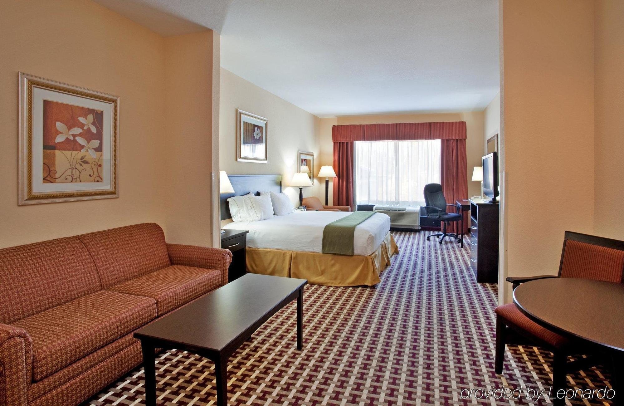 Holiday Inn Express & Suites Laurel, An Ihg Hotel Стая снимка